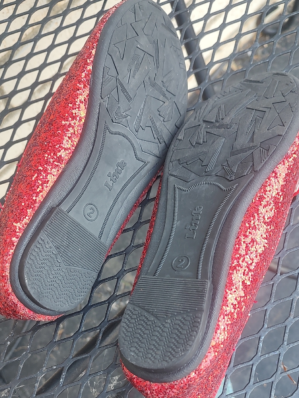 Red Glitter ๐ Shoes - Picture 9 of 9